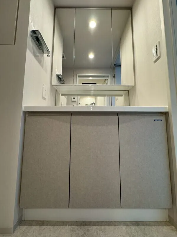 Lumiec Kinshicho - Interior - ["Wood", "Flooring", "Floor"]