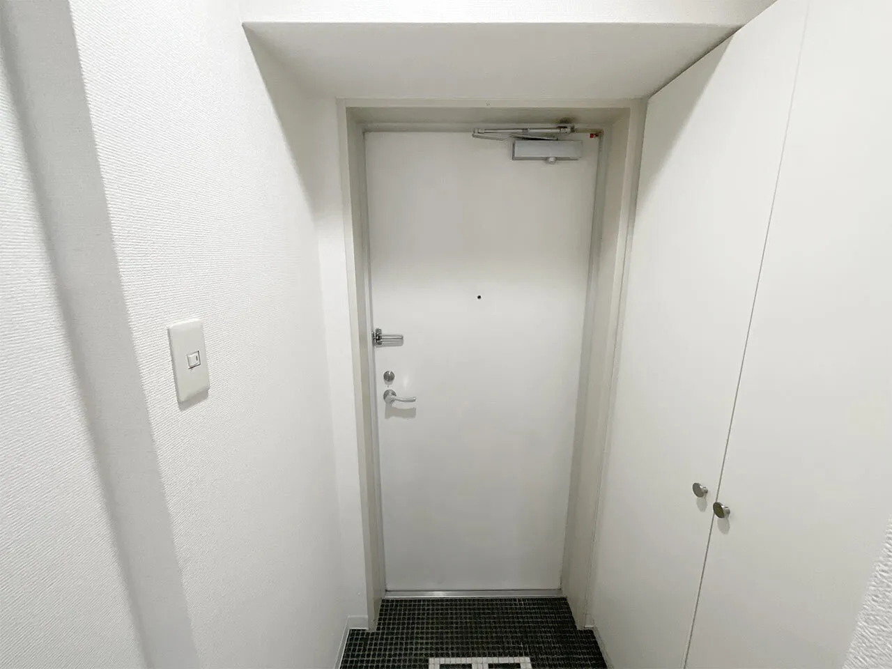 Mynavi STAY Flumen Meguro - Interior - ["Flooring", "Floor", "Grey"]