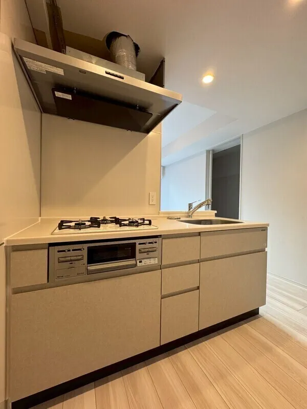 Lumiec Kinshicho - Interior - ["Major appliance", "Kitchen", "Flooring"]