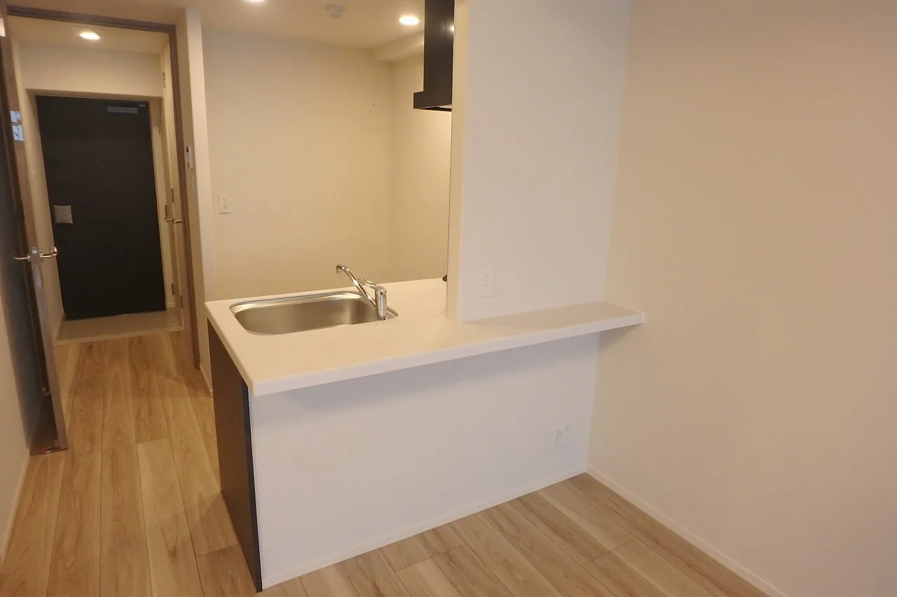 Gran Casa Oshima - Interior - ["Brown", "Sink", "Tap"]