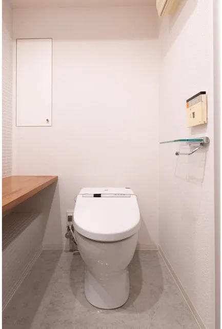 Comforia Omori DEUX - Interior - ["Toilet seat", "Bathroom", "Toilet"]
