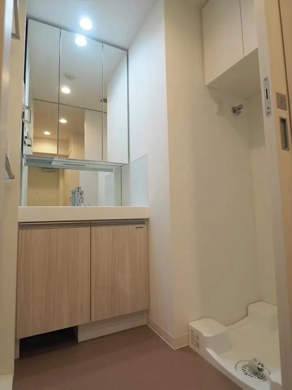 Asyl Court Shinkoenji - Interior - ["Cabinetry", "Property", "Building"]