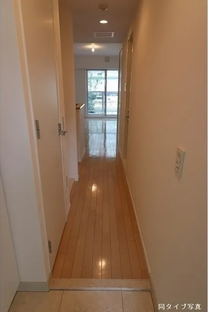 Comforia Shibaura - Interior - ["Building", "Fixture", "Door"]