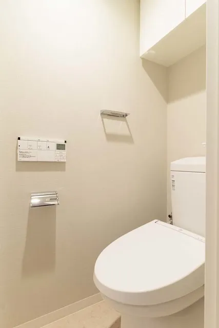 Seresa Higashi Nihombashi - Interior - ["Property", "Toilet seat", "Bathroom sink"]