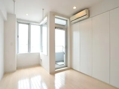 Premier Stage Mita Keio University Front - Interior - ["Flooring", "Floor", "Interior design"]
