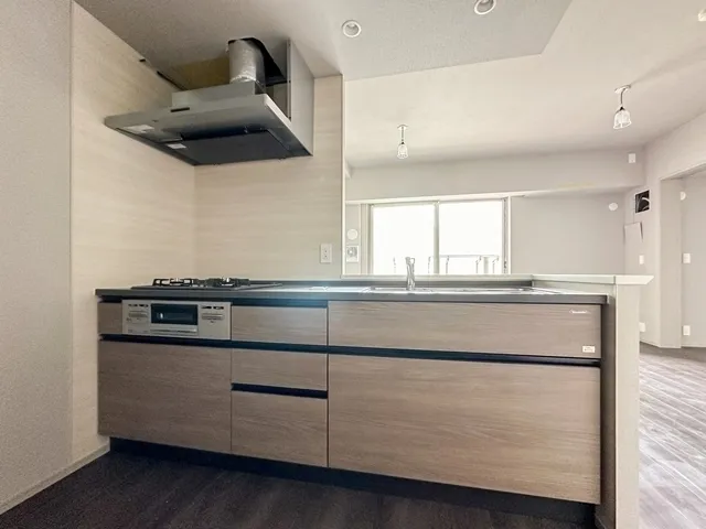 Royal Parks Shinagawa - Interior - ["Countertop", "Kitchen", "Cabinetry"]