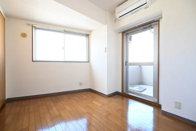 Caterina Magome - Interior - ["Flooring", "Floor", "Apartment"]