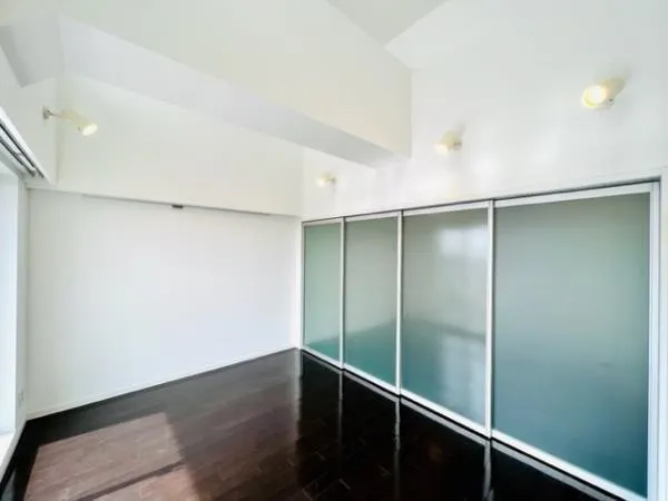 Brillia Ist Sangenjaya Blossom Terrace - Interior - ["Fixture", "Building", "Shade"]