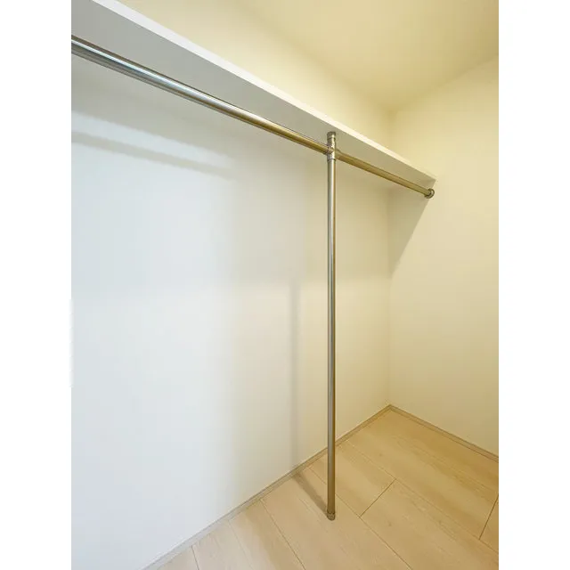 Comforia Live Sugamo - Interior - ["Building", "Automotive exterior", "Wood"]