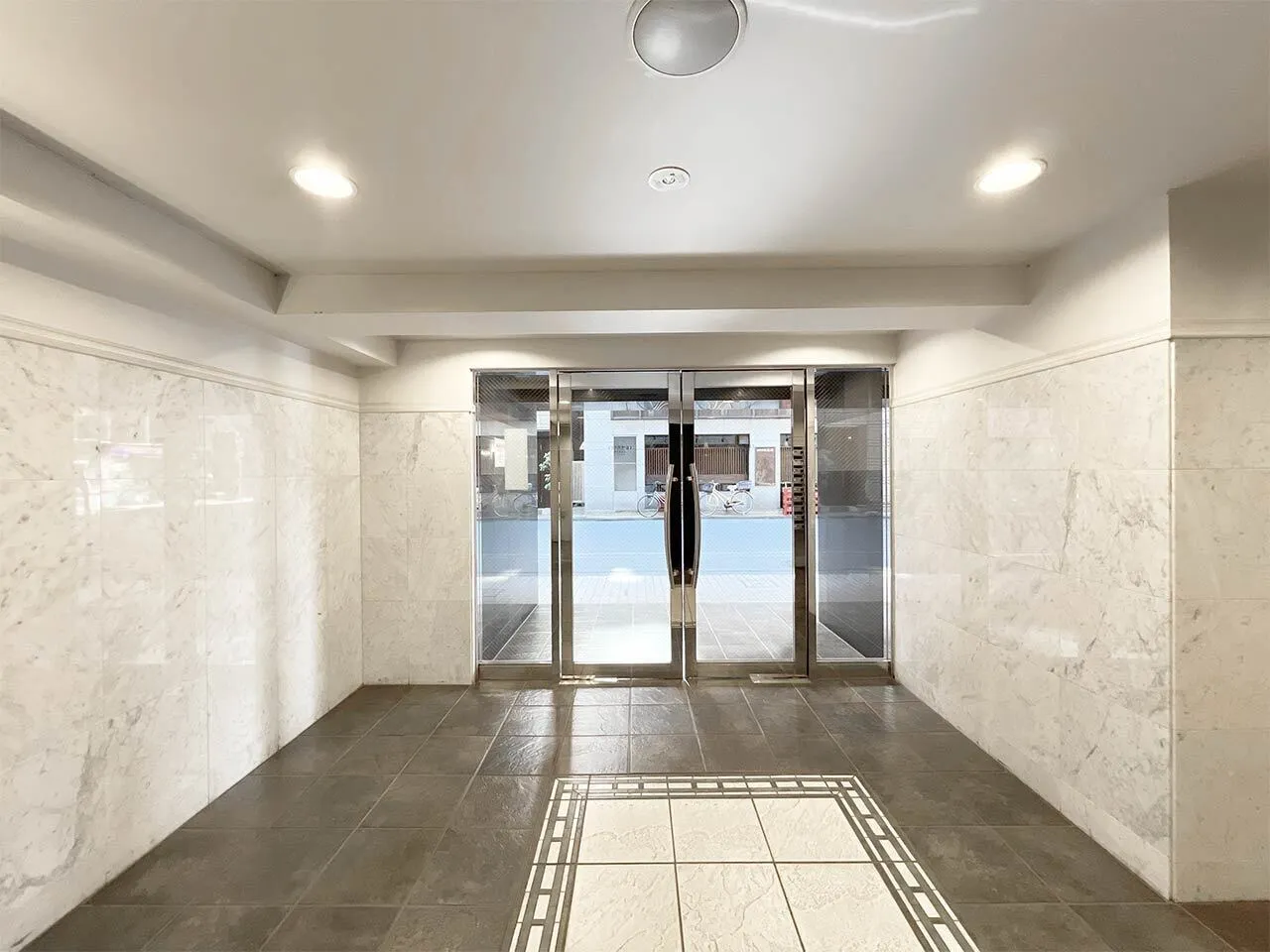 Mynavi STAY Ginza Kyobashi Stream - Exterior - []