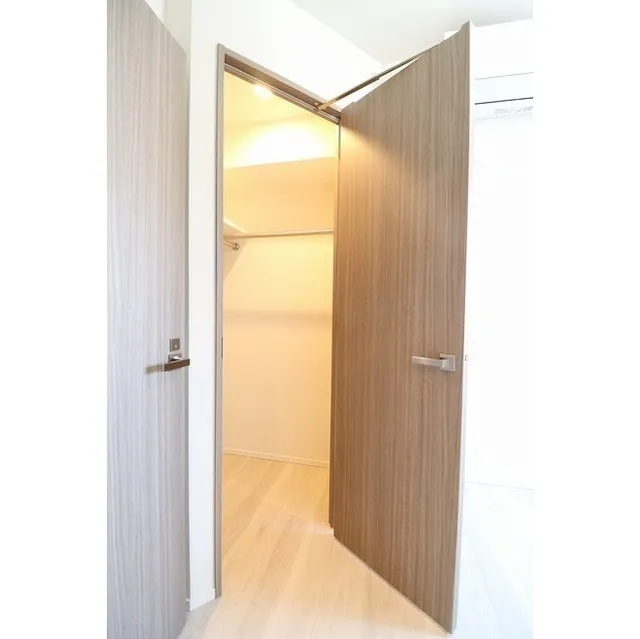 Doue Tsukishima II - Interior - ["Property", "Room", "Door"]