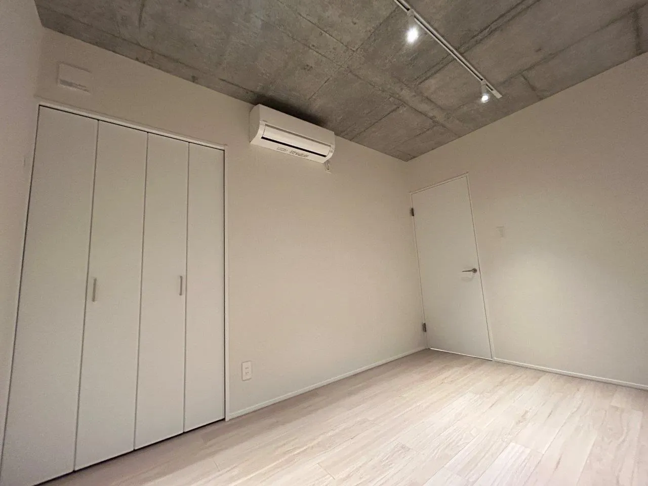 LiveFlat Higashi Koenji II - Interior - ["Flooring", "Ceiling", "Floor"]