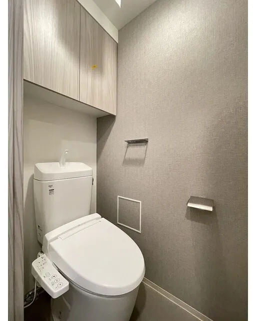 BPR Residence Oshima - Interior - ["Toilet seat", "Toilet", "Flooring"]
