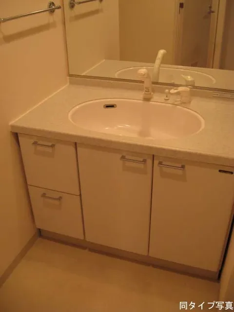 Comforia Meguro Chojamaru - Interior - ["Plumbing fixture", "Bathroom sink", "Architecture"]