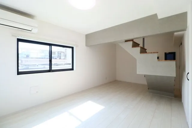 Bright Sumiyoshi - Interior - ["Wood", "Floor", "Ceiling"]