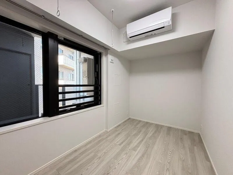 Cross Residence Takadanobaba - Interior - ["Wood", "Flooring", "Ceiling"]