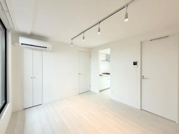 ALERO Shin Nakano II - Interior - ["Flooring", "Ceiling", "Floor"]