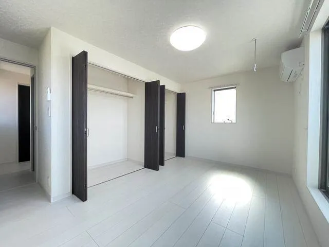Mare Saginomiya - Interior - ["Flooring", "Floor", "Ceiling"]