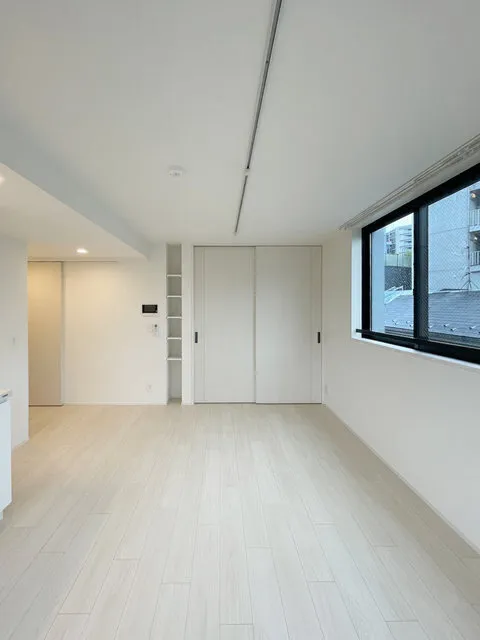 ASTILE Harajuku - Interior - ["Window", "Building", "Fixture"]
