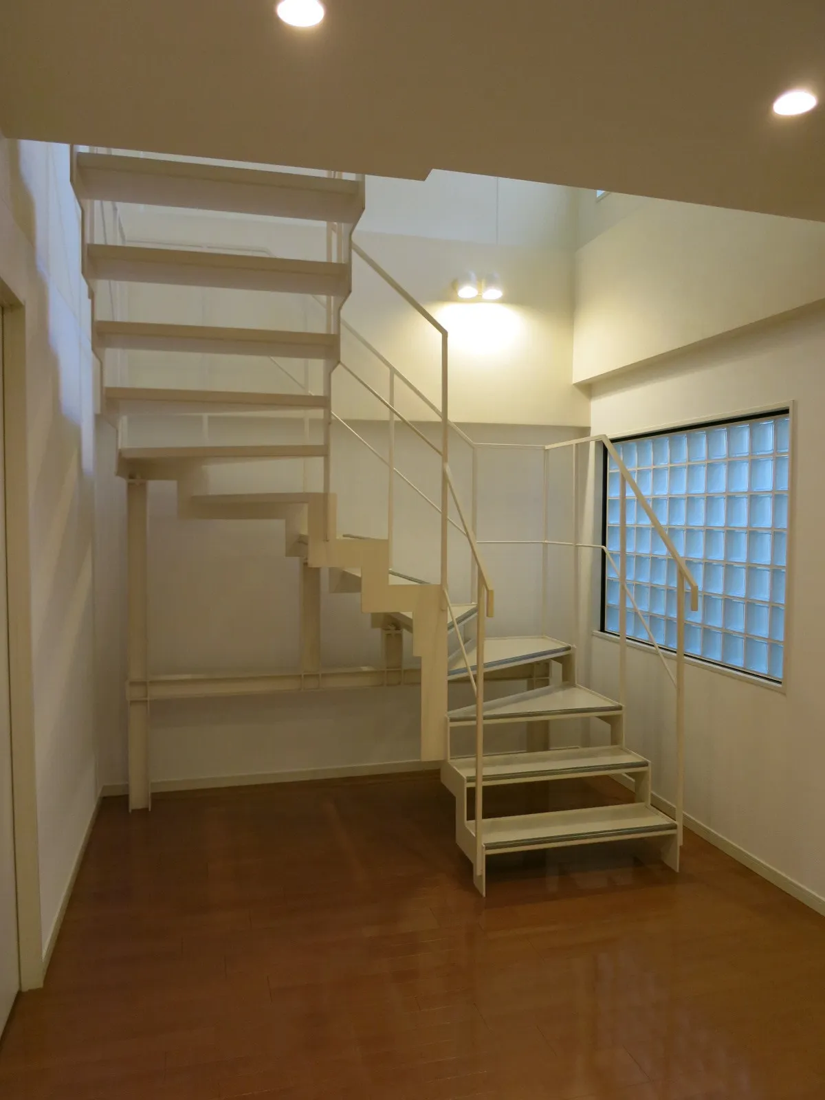 Residence Mishuku - Interior - ["Window", "Wood", "Interior design"]