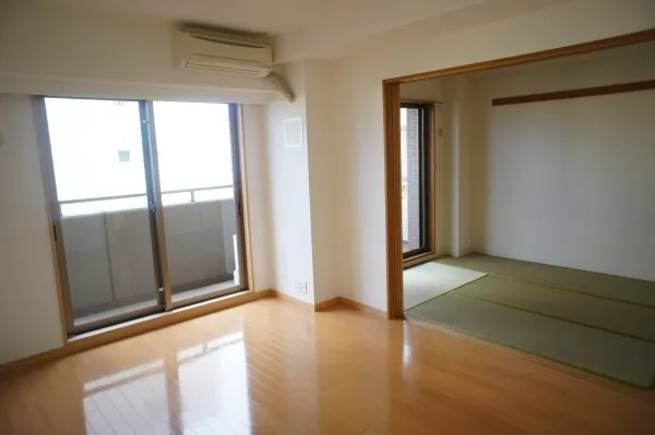 The Apartment Hill Top Nakano - Interior - ["Fixture", "Building", "Wood"]