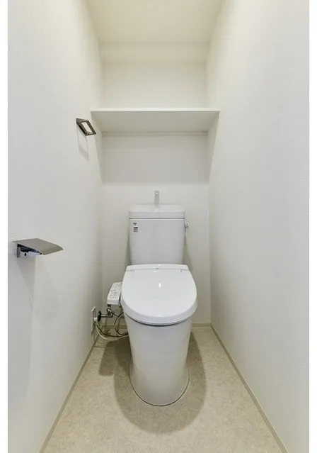 Comforia Liv Oshiage NORTH - Interior - ["Toilet seat", "Toilet", "Plumbing fixture"]