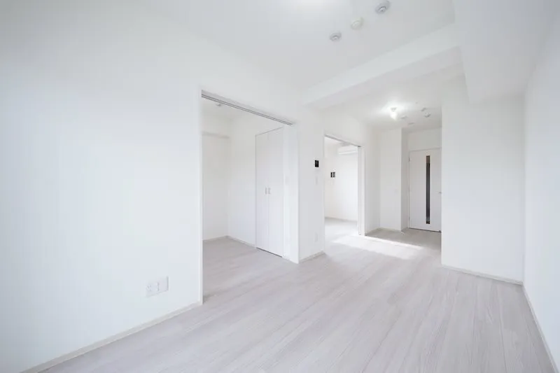 Due Iriya I - Interior - ["Flooring", "Floor", "White"]