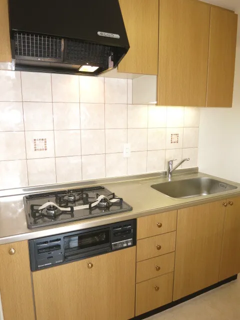 Due Nerima - Interior - ["Cabinetry", "Property", "Countertop"]