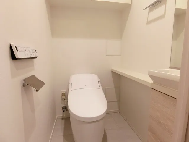 The Park Habio Tsukishima Front - Interior - ["Flooring", "Floor", "Plumbing fixture"]