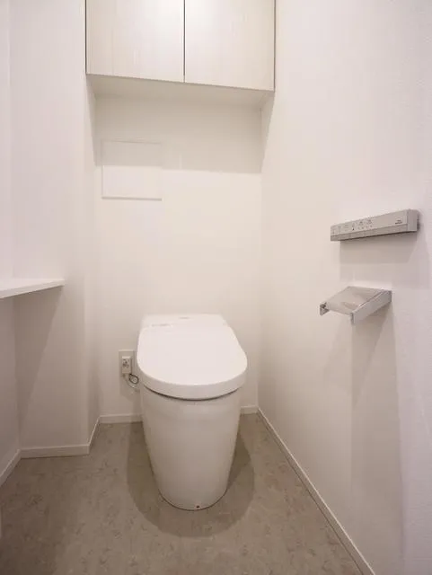 Baus Stage Hiroo - Interior - ["Toilet", "Toilet seat", "Bathroom"]