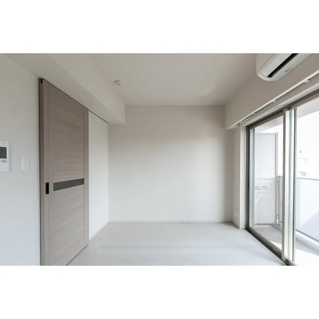 Demes Kiba - Interior - ["Fixture", "Rectangle", "Window"]