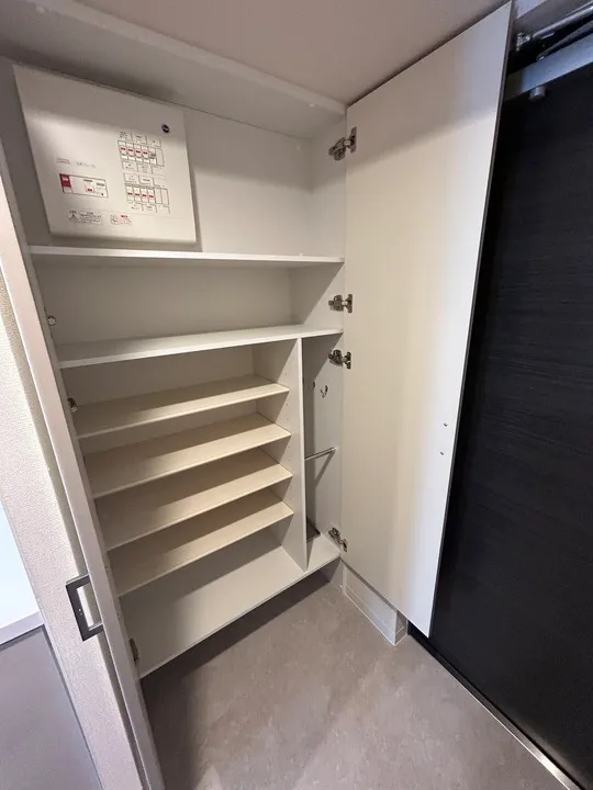Eslead Residence Osaka Tanimachi The Marks - Interior - ["Wood", "Flooring", "Floor"]