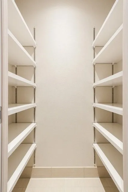 Season Flats Omorinishi - Interior - ["Shelving", "Shelf", "Flooring"]