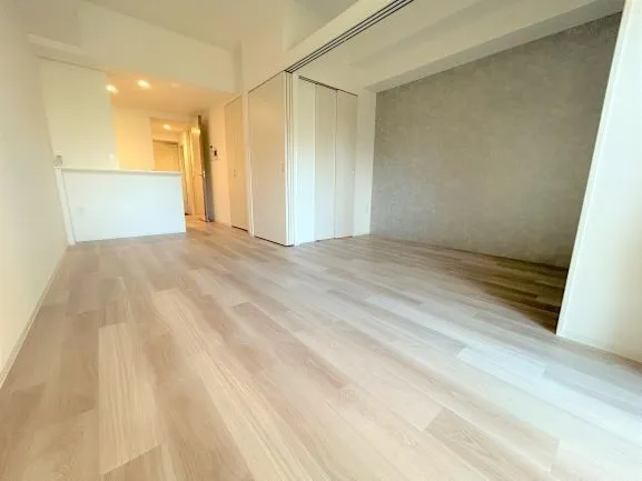 Serenite Esaka Miracle - Interior - ["Flooring", "Floor", "Wood flooring"]