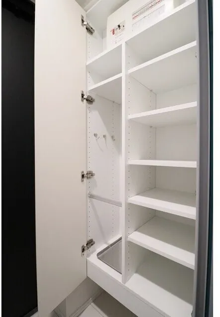 AIFLAT Shinagawa Togoshi Parkside - Interior - ["Shelving", "Cupboard", "Shelf"]