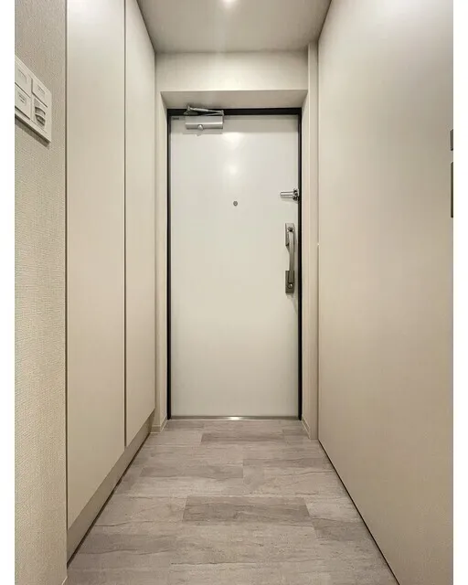 Well Square Yawata-Yama - Interior - ["Flooring", "Floor", "Ceiling"]