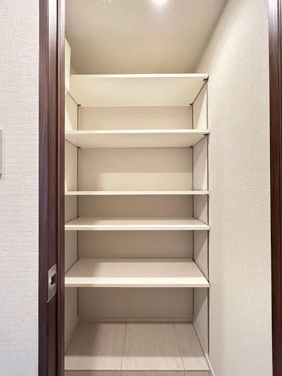 Doue Waseda - Interior - ["Wood", "Shelving", "Shelf"]