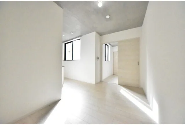 MAISON DE S - Interior - ["Flooring", "Floor", "Ceiling"]