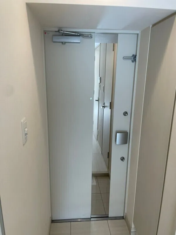 Premium Cube G Nishioi - Interior - ["Flooring", "Floor", "Door"]
