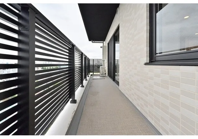 Comfortia Liv Komagome Nishigahara - Interior - ["Composite material", "Grey", "Metal"]