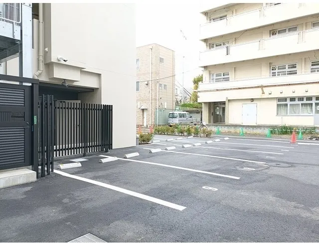RJR Precia Kamata - Exterior - ["Road surface", "Road", "Asphalt"]