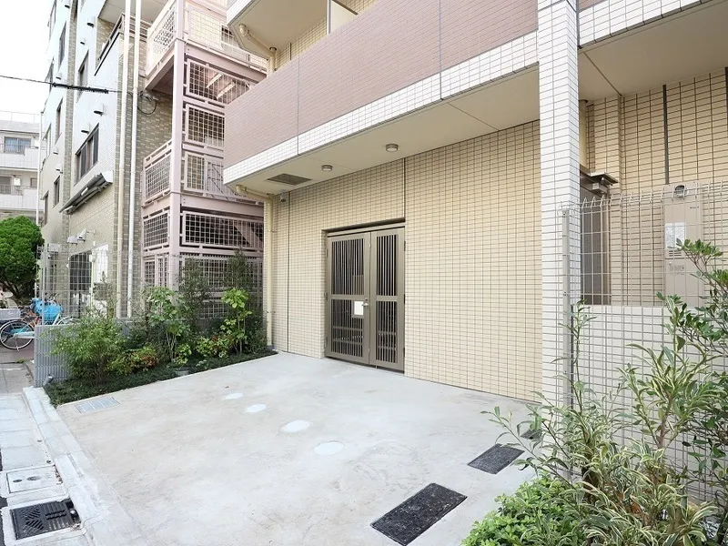 Le Fragrande Oshiage - Exterior - ["Apartment", "Daylighting", "Houseplant"]