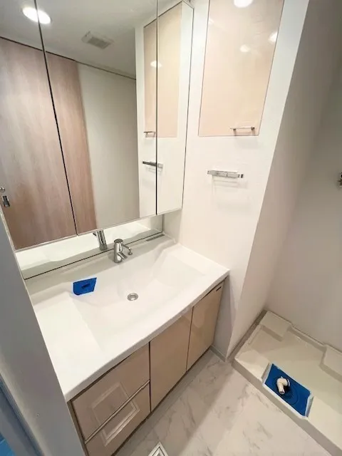 Residia Tower Kamiikebukuro (Tower Building) - Interior - ["Flooring", "Floor", "Interior design"]
