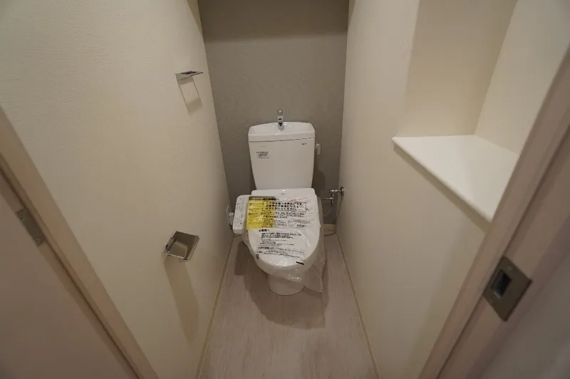 Dimus Kitahama - Interior - ["Toilet seat", "Floor", "Toilet"]