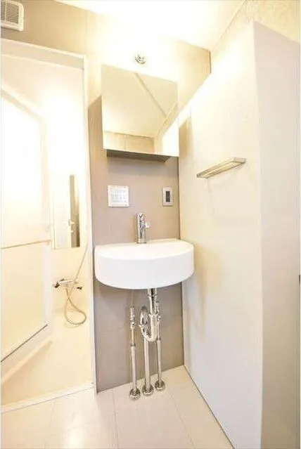 FARE Uehara Noye EAST - Interior - ["Plumbing fixture", "Bathroom", "Interior design"]