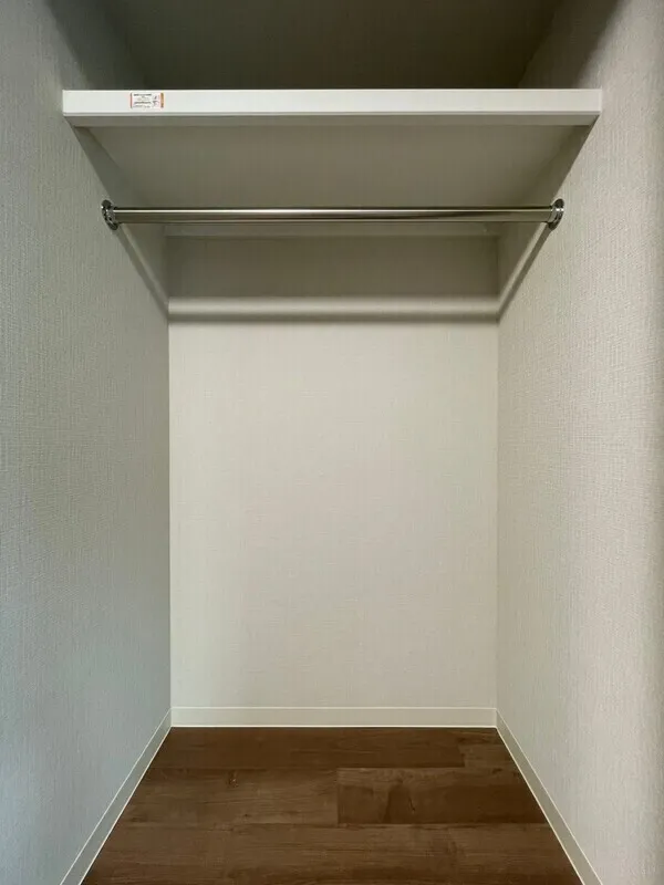 LUMIEC un Toyocho - Interior - ["Wood", "Flooring", "Floor"]