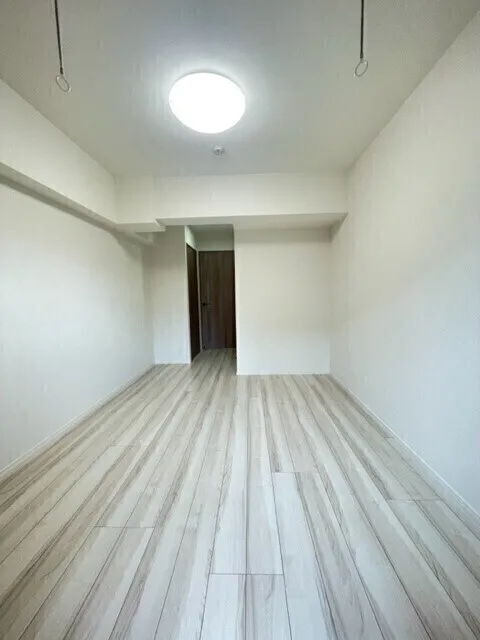 BPR Residence Oyama - Interior - ["Building", "Fixture", "Window"]