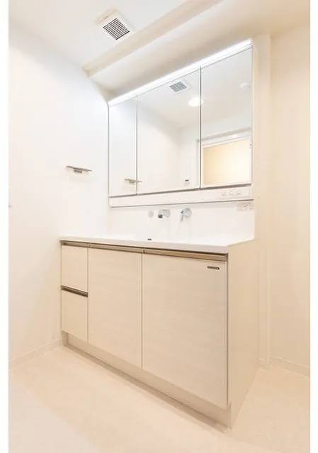 Hulic Narimasu - Interior - ["Flooring", "Floor", "Bathroom cabinet"]