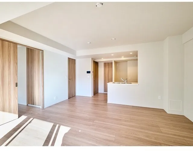 Comforia Liv Nishioshima SOUTH - Interior - ["Wood", "Flooring", "Floor"]