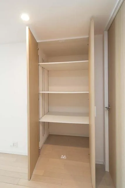 Shirokane Tower - Interior - ["Furniture", "Shelf", "Fixture"]